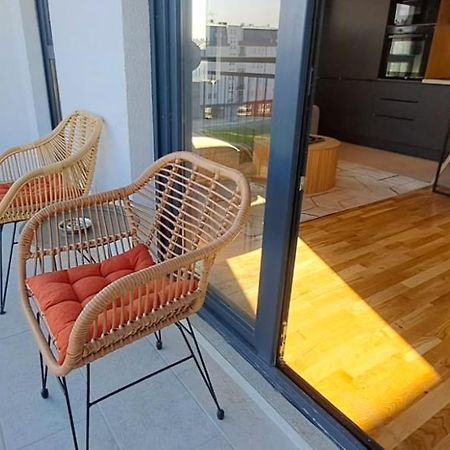 Stylish One Bedroom Apartment Podgorica Esterno foto