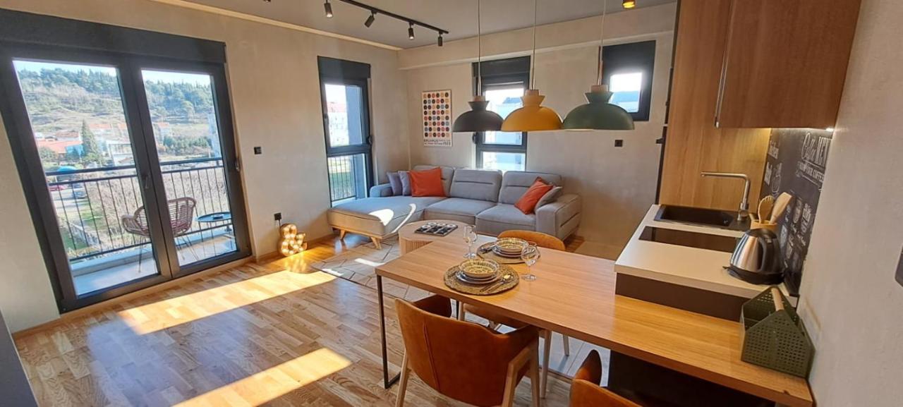 Stylish One Bedroom Apartment Podgorica Esterno foto