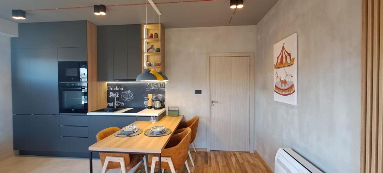 Stylish One Bedroom Apartment Podgorica Esterno foto