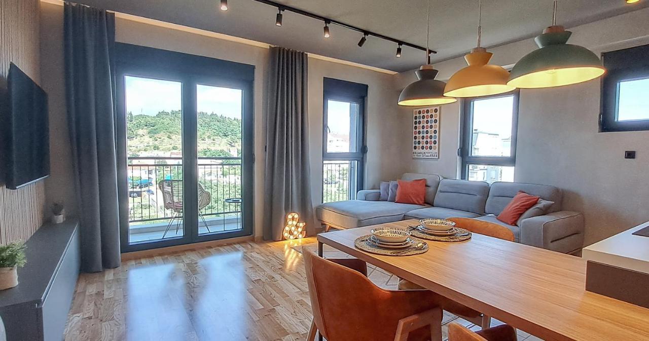 Stylish One Bedroom Apartment Podgorica Esterno foto